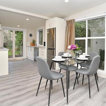 Albemarle Villa - Christchurch Holiday Homes Exterior photo