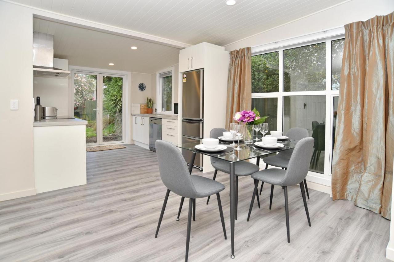 Albemarle Villa - Christchurch Holiday Homes Exterior photo